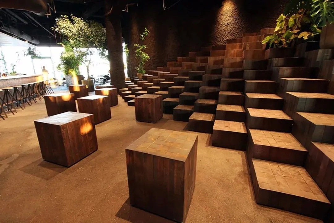 菜单规划这个日本餐饮空间设计，带你来到热带丛林